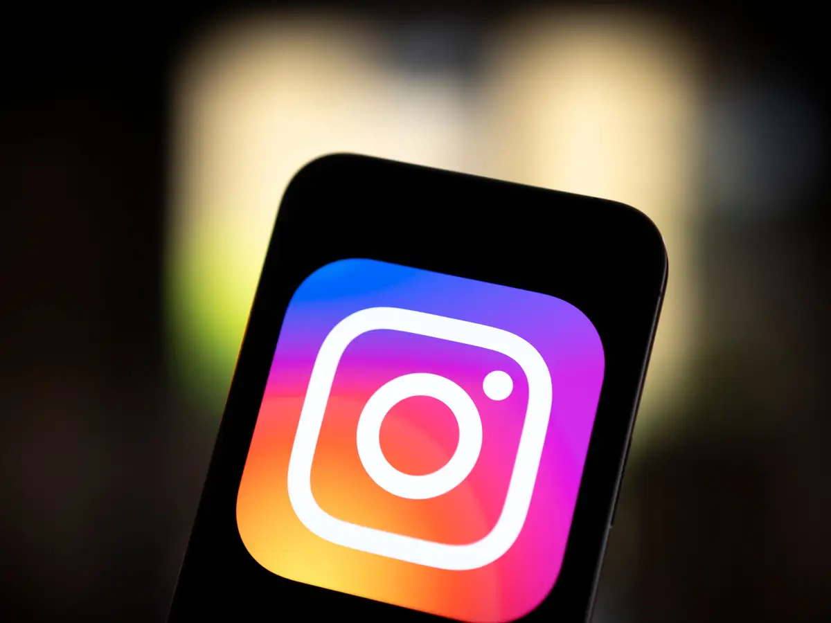 Instagram online filtering: Real-time interaction increases follower engagement
